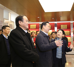 安徽省政協(xié)主席張昌爾、合肥市政協(xié)主席韓冰等領(lǐng)導(dǎo)一行蒞臨洽洽參觀考察